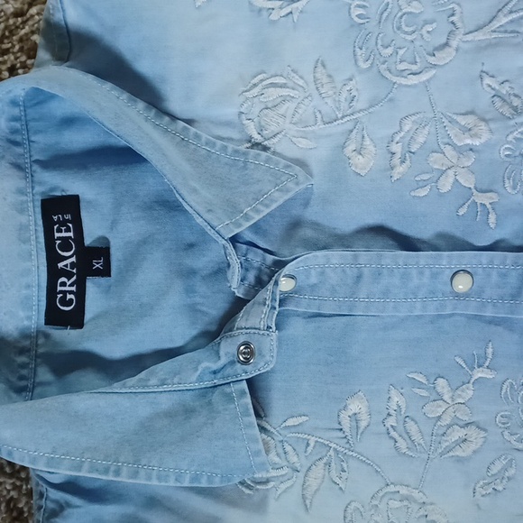 Grace In LA Snap Front Embroidered Shirt- XL - Picture 2 of 10